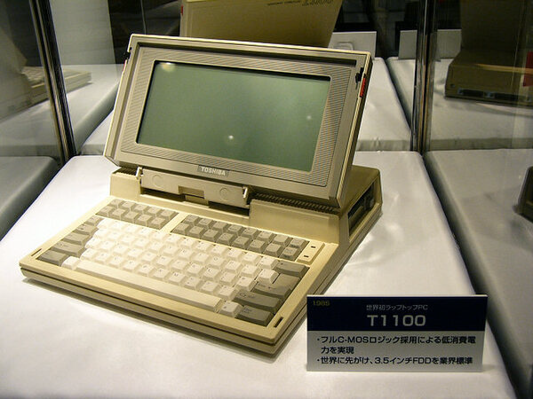 ラップトップとノートパソコンの違い：OSをラップトップとノート 